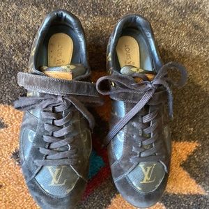 Louis Vuitton leather athletic look perfect condition Size 8